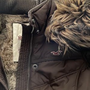 Hollister Brown puffer jacket size Small